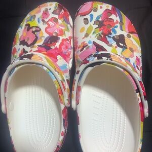 CROCS Multicolor Floral Clogs